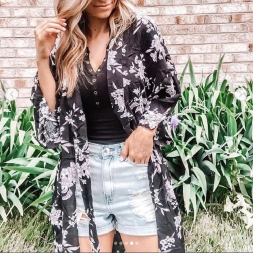 Spiritual Gangster Floral Kimono Top O/S